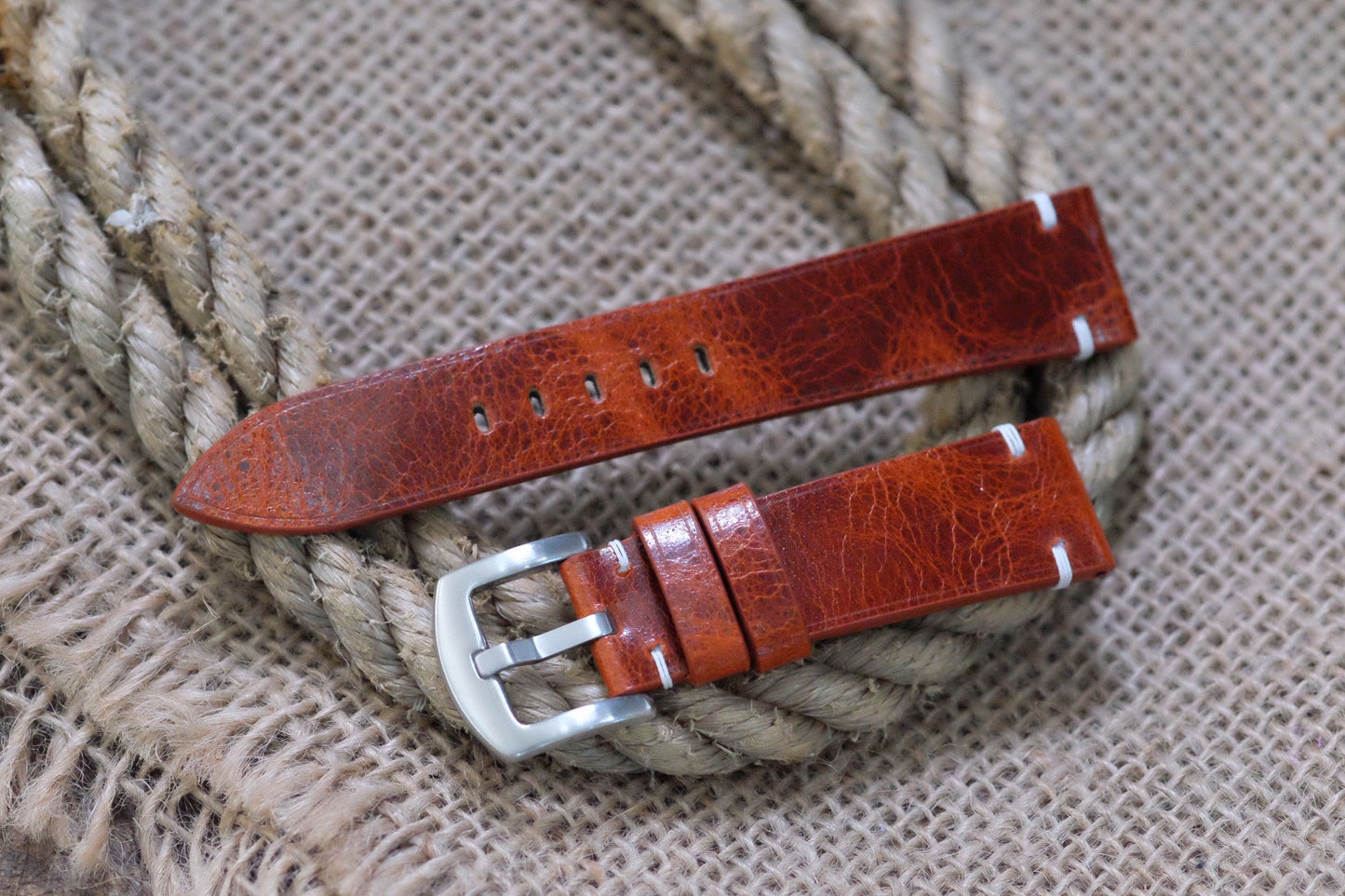Reddish brown distressed leather watch strap HDCLE77