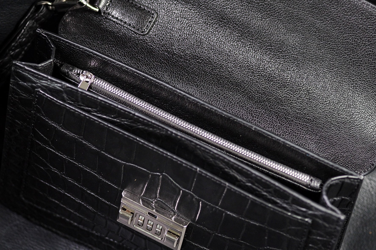 Black crocodile leather man clutch HDWA64