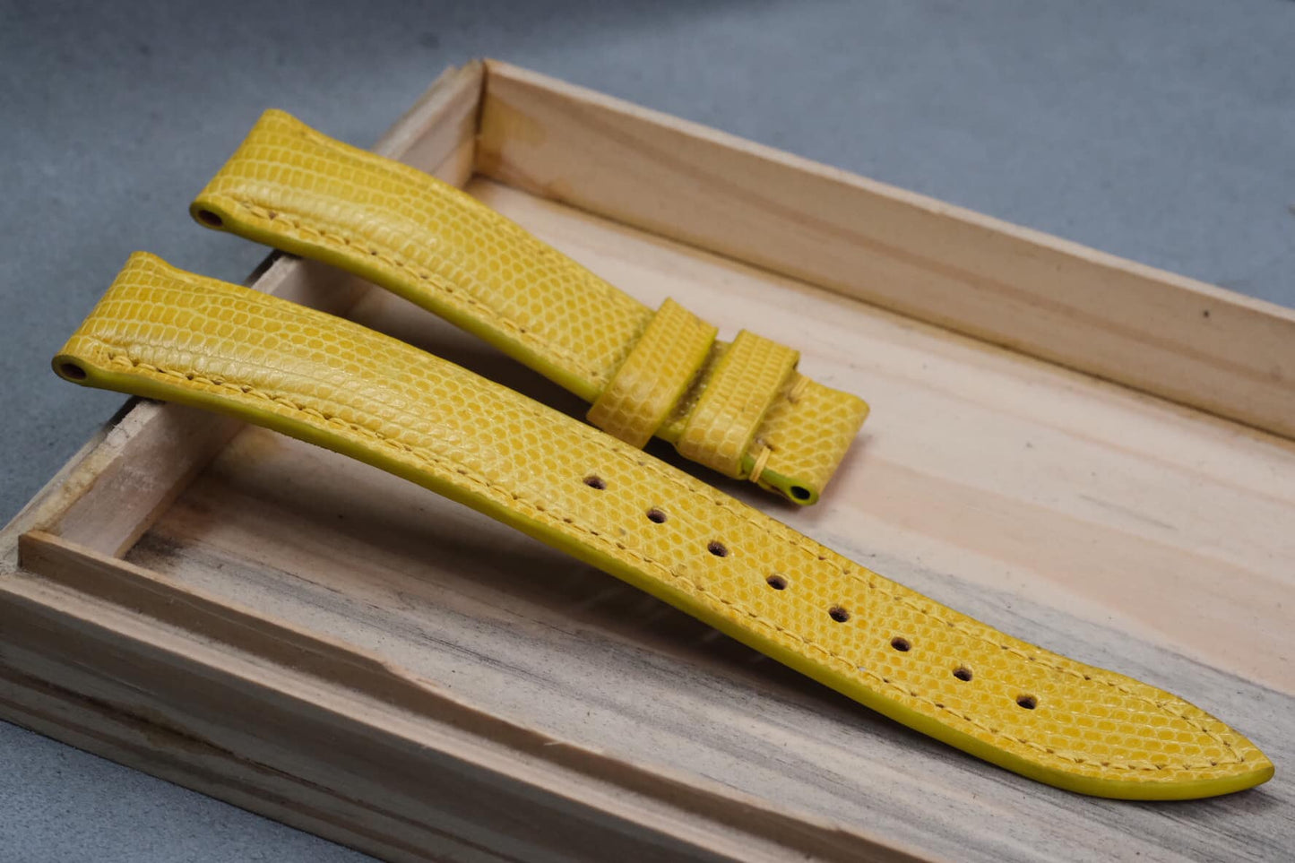 BESPOKE YELLOW GENUINE LIZARD LEATHER WATCH STRAP HDLZ01