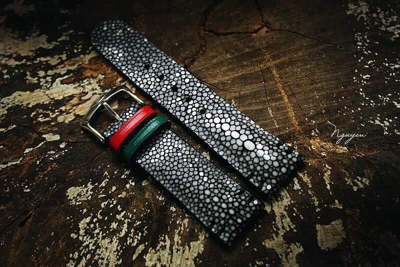 BESPOKE GENUINE SINGLE PEARL BLACK STINGRAY LEATHER WATCH STRAP HDST02