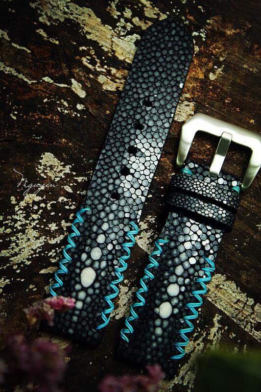 BESPOKE GENUINE DOUBLE PEARLS BLACK STINGRAY LEATHER WATCH STRAP HDST03