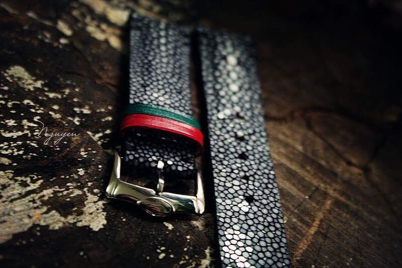 BESPOKE GENUINE SINGLE PEARL BLACK STINGRAY LEATHER WATCH STRAP HDST02