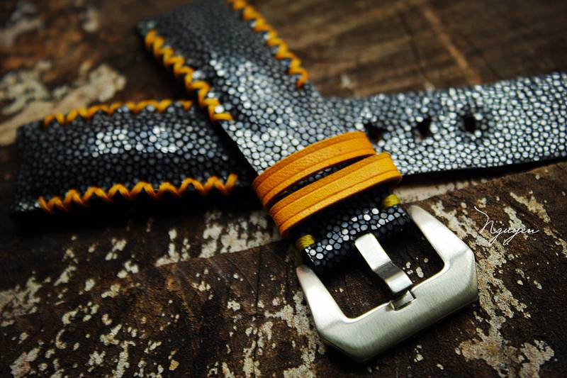 BESPOKE GENUINE NO PEARL BLACK STINGRAY LEATHER WATCH STRAP HDST40