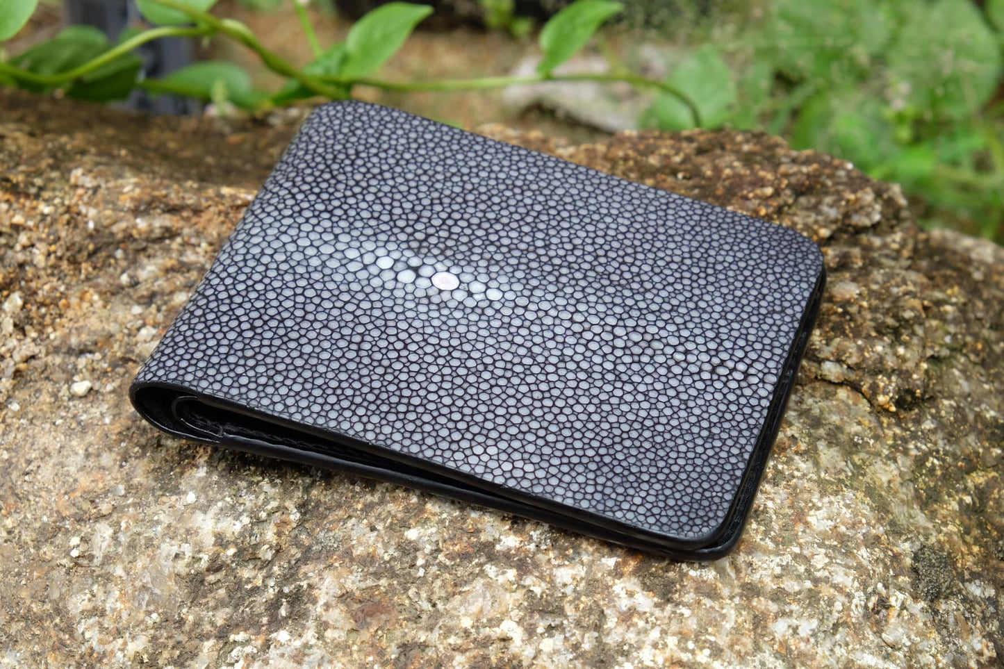 BESPOKE GENUINE BLACK STINGRAY BIFOLD MAN WALLET HDWA29