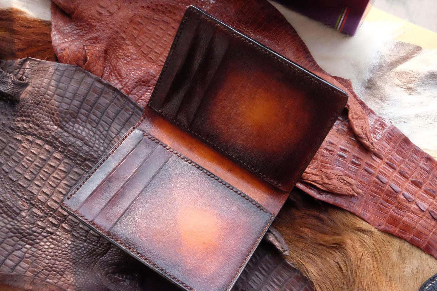 BESPOKE GENUINE BROWN PATINA COW LEATHER BIFOLD MAN WALLET HDWA15