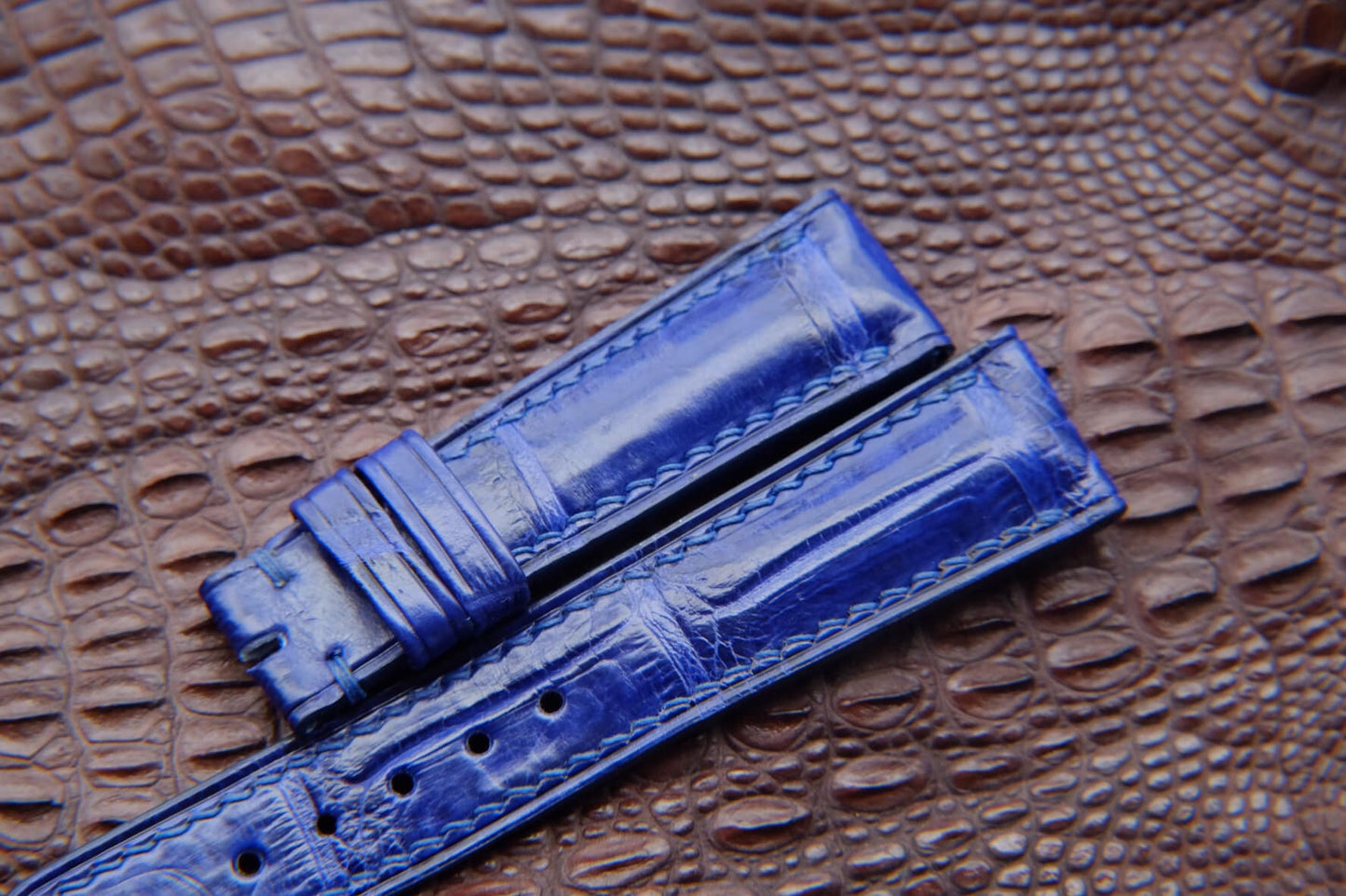 BESPOKE BLUE CROCODILE LEATHER WATCH STRAP HDCS58