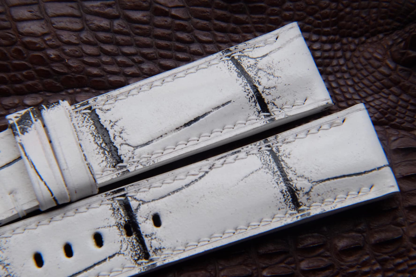 BESPOKE WHITE CROCODILE LEATHER WATCH STRAP HDCS53