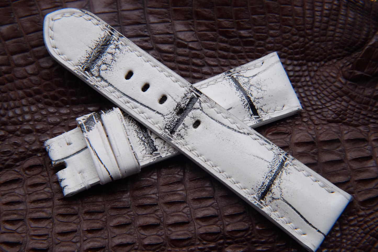 BESPOKE WHITE CROCODILE LEATHER WATCH STRAP HDCS53