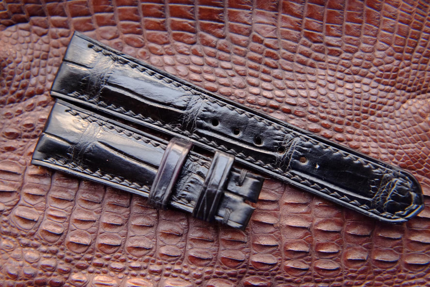 BESPOKE BLACK CROCODILE LEATHER WATCH STRAP HDCS57