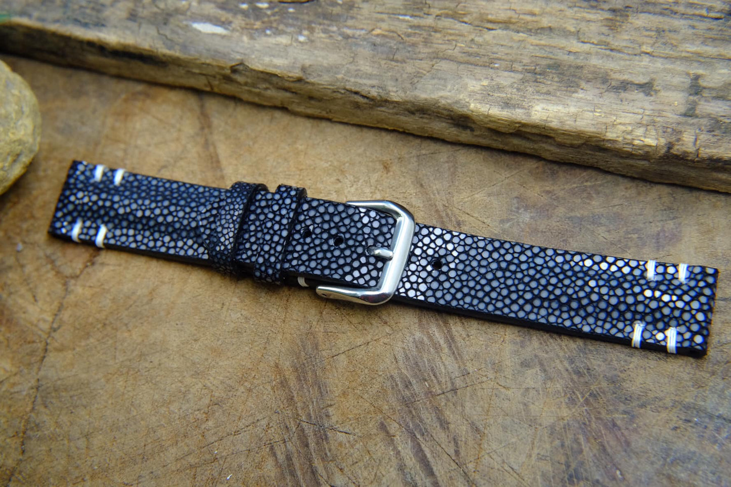 BESPOKE GENUINE NO PEARL BLACK STINGRAY LEATHER WATCH STRAP HDST31