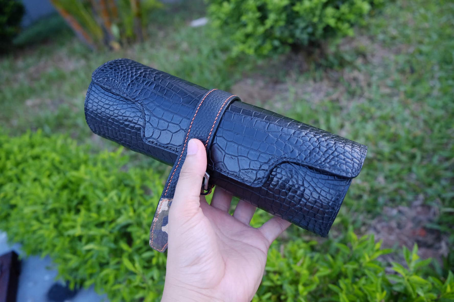 BESPOKE GENUINE BLACK CROCODILE SKIN LEATHER MIXED WOOD WATCH ROLL HDWR03