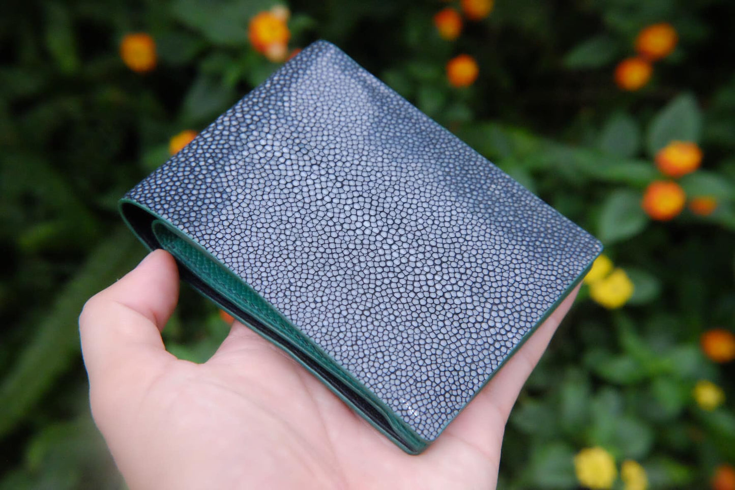 BESPOKE GENUINE BLACK STINGRAY BIFOLD MAN WALLET HDWA19