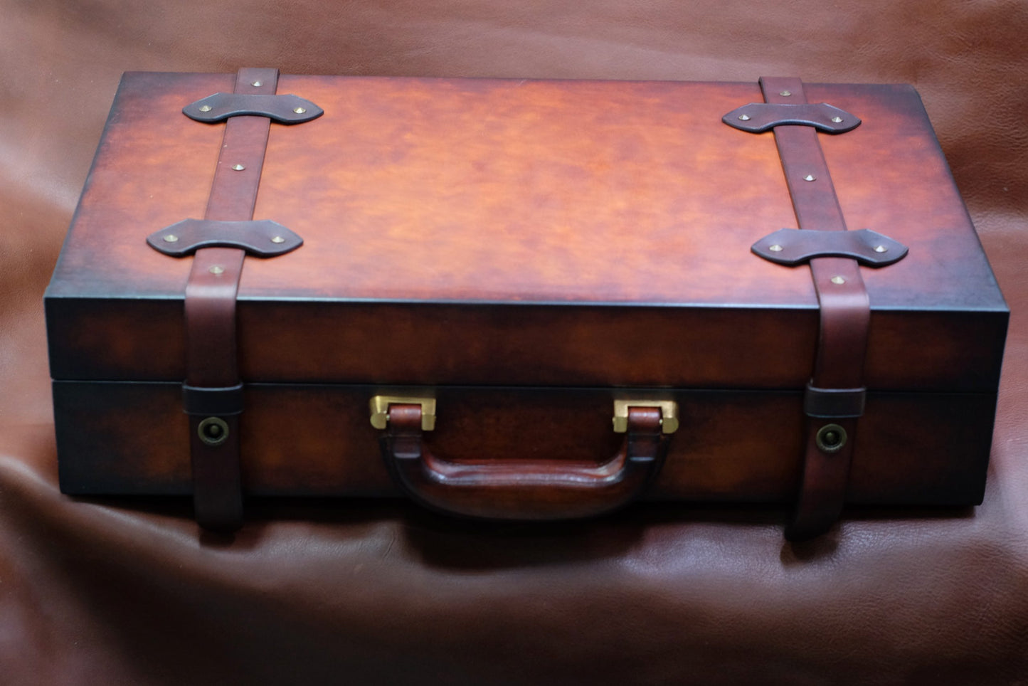 Bespoke hand dyed patina leather watch case for 18 watches HDSTC02