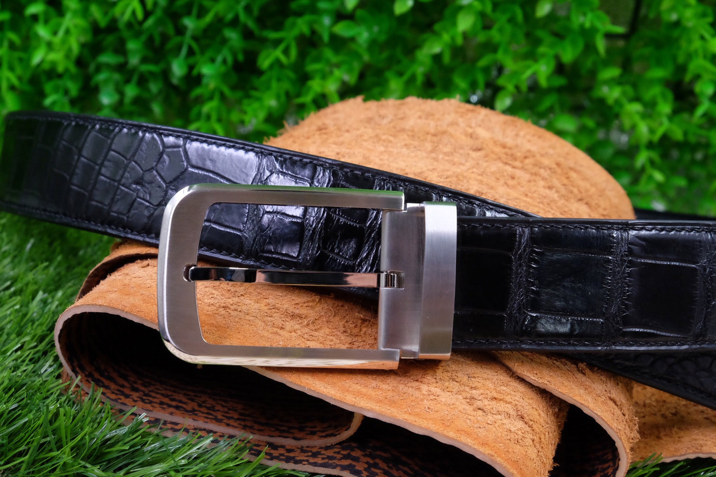 Black crocodile leather belt HDBE10