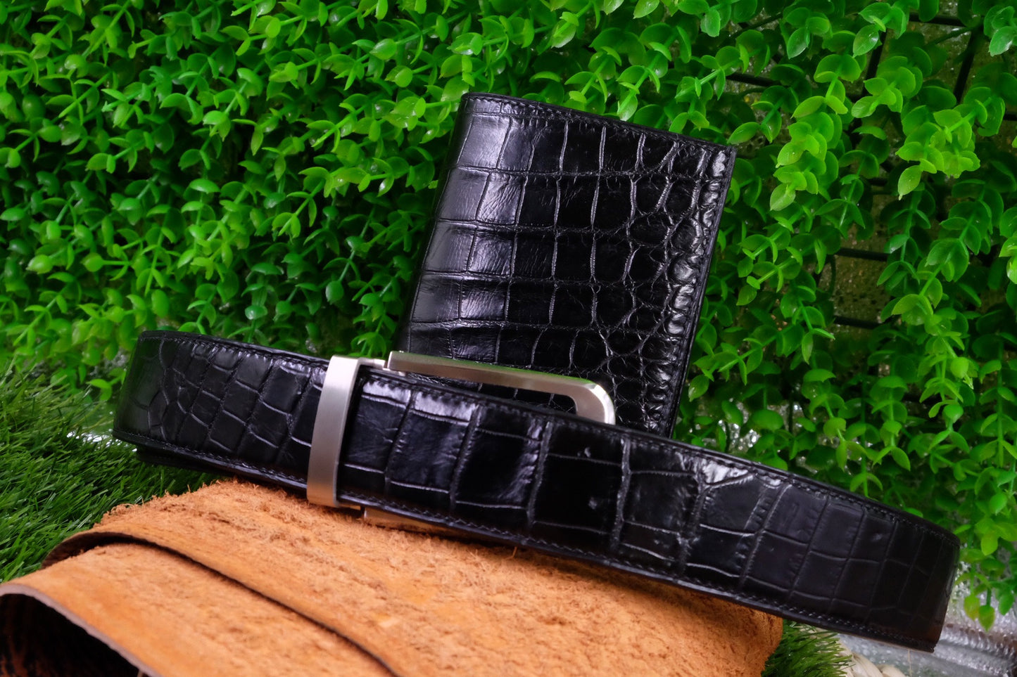 Black crocodile leather belt HDBE10