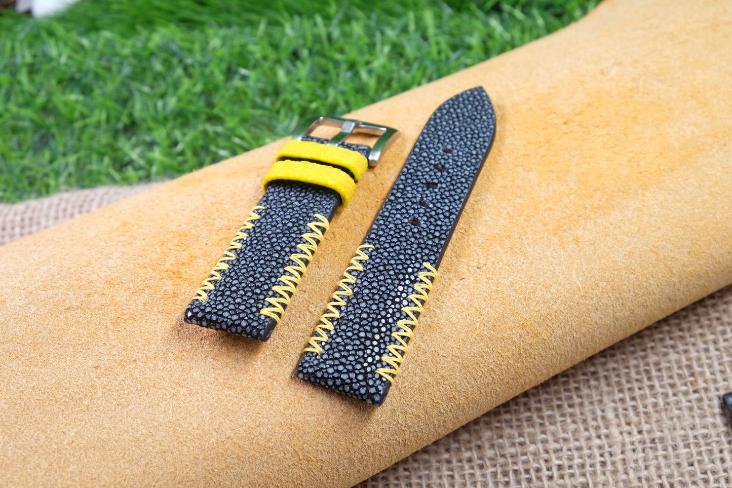 Black no pearl stingray leather watch strap HDST102