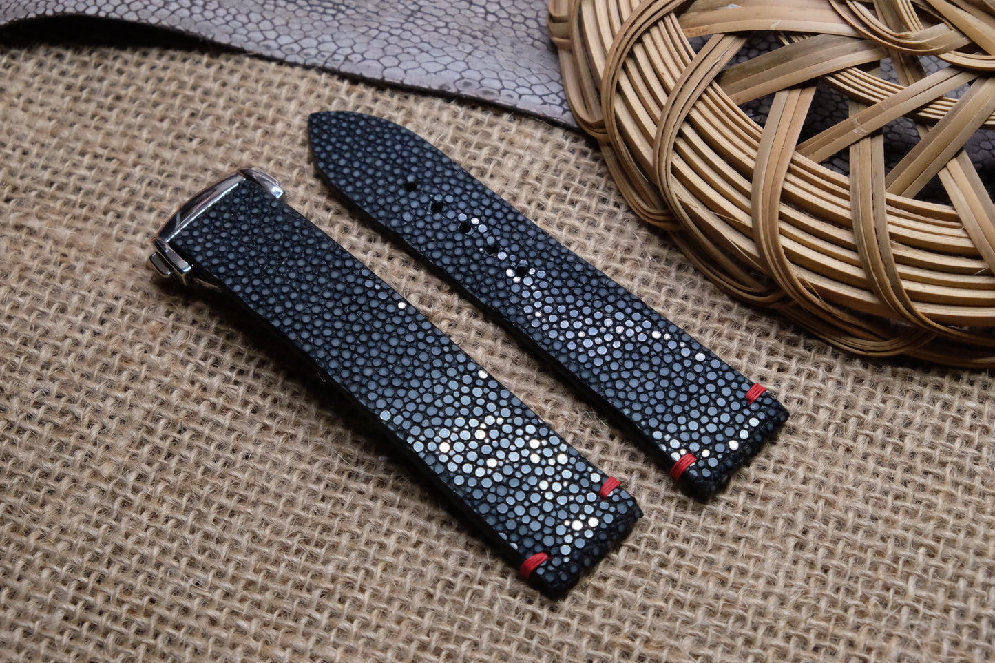 Black no pearl stingray leather watch strap HDST99