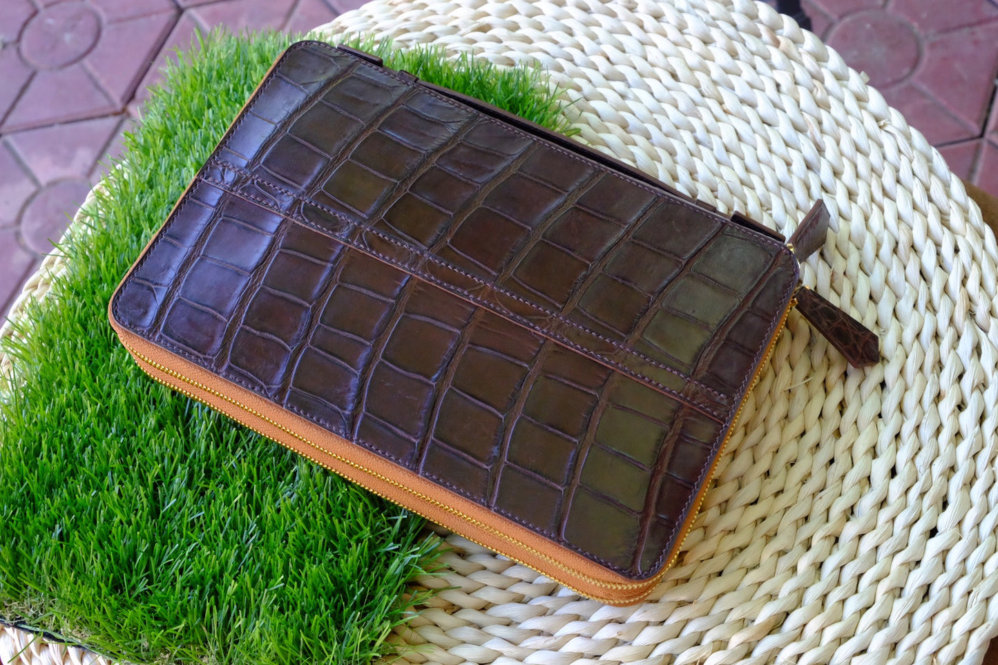 Brown crocodile leather man clutch HDWA60