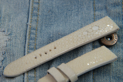 BESPOKE GENUINE SINGLE PEARL WHITE STINGRAY LEATHER WATCH STRAP HDST56