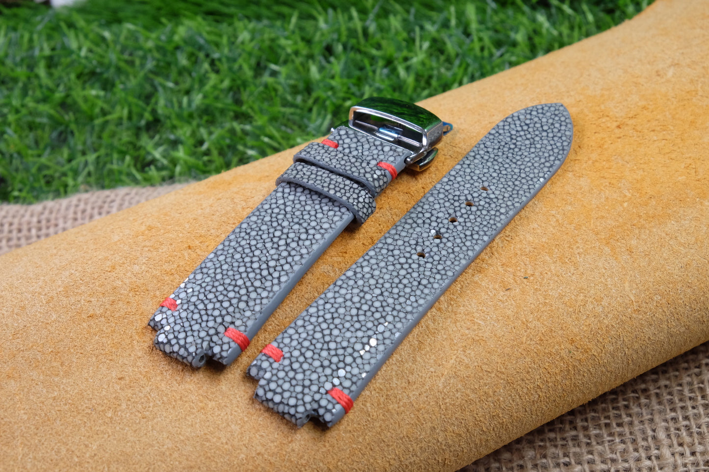 Grey no pearl stingray leather watch strap HDST79