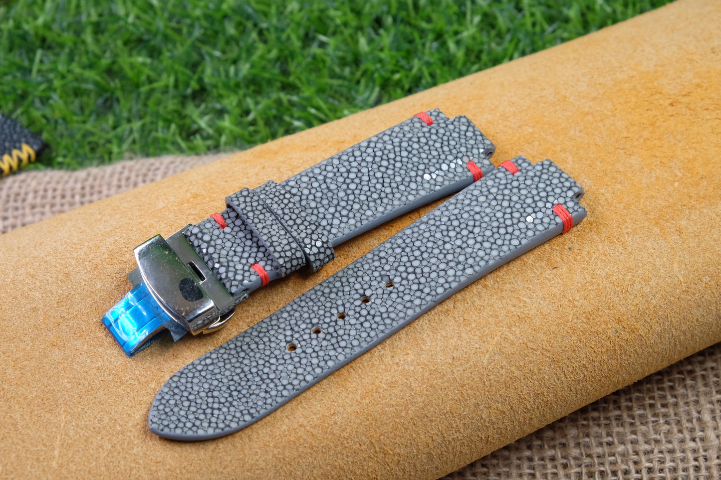 Grey no pearl stingray leather watch strap HDST79