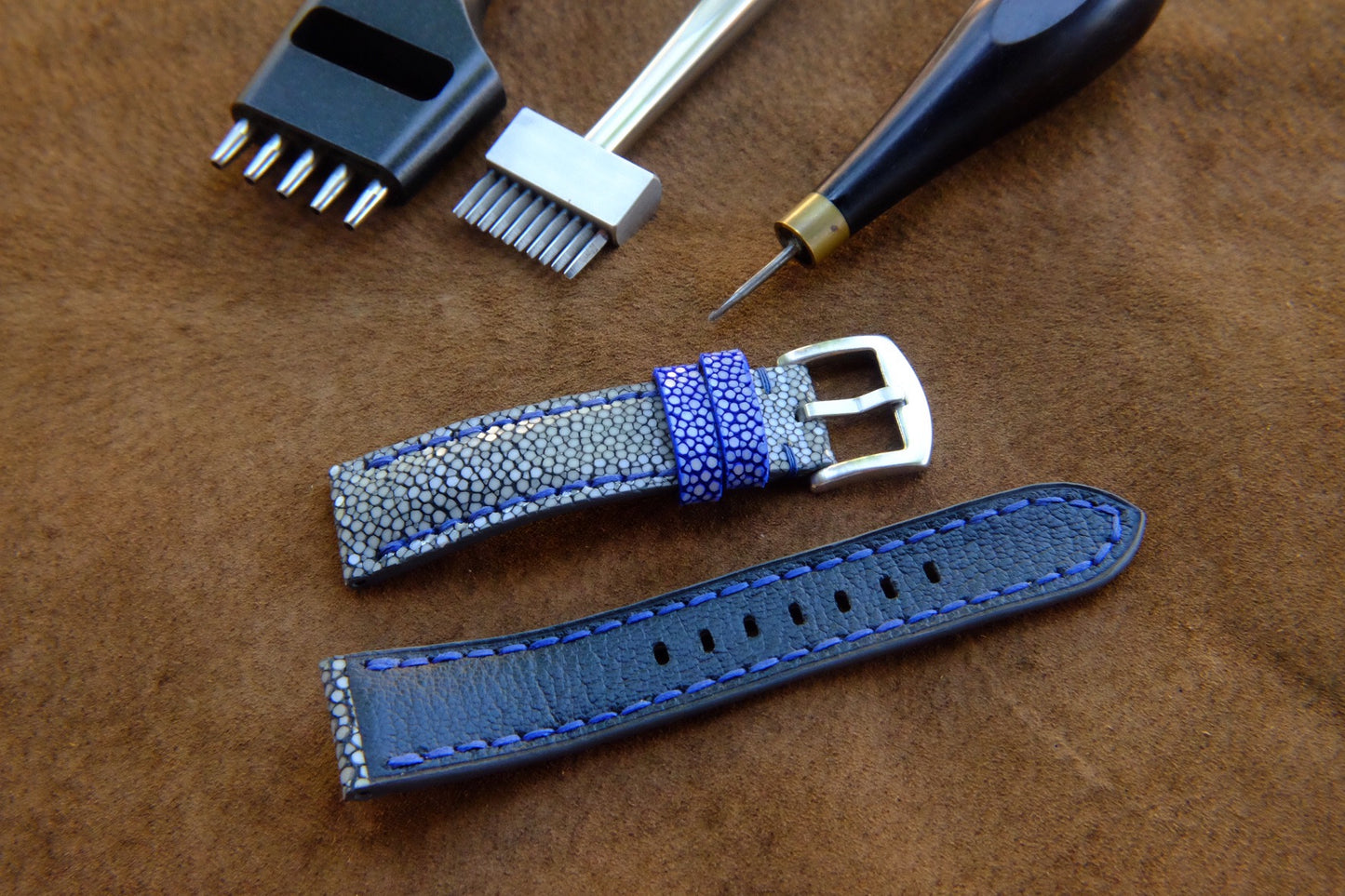 Grey no pearl stingray strap with full blue stitching HDST128