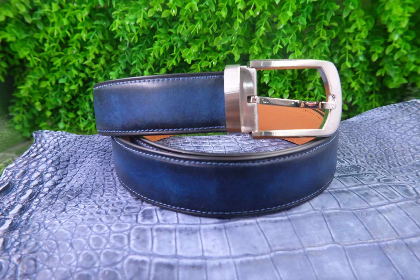 Blue hand dyed patina veg tanned cow leather belt HDBE09