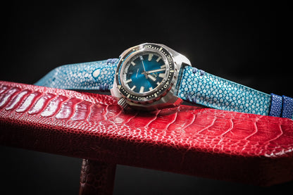 BLUE SINGLE PEARL LEATHER WATCH STRAP