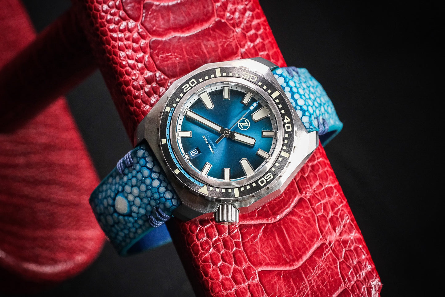 BLUE SINGLE PEARL LEATHER WATCH STRAP