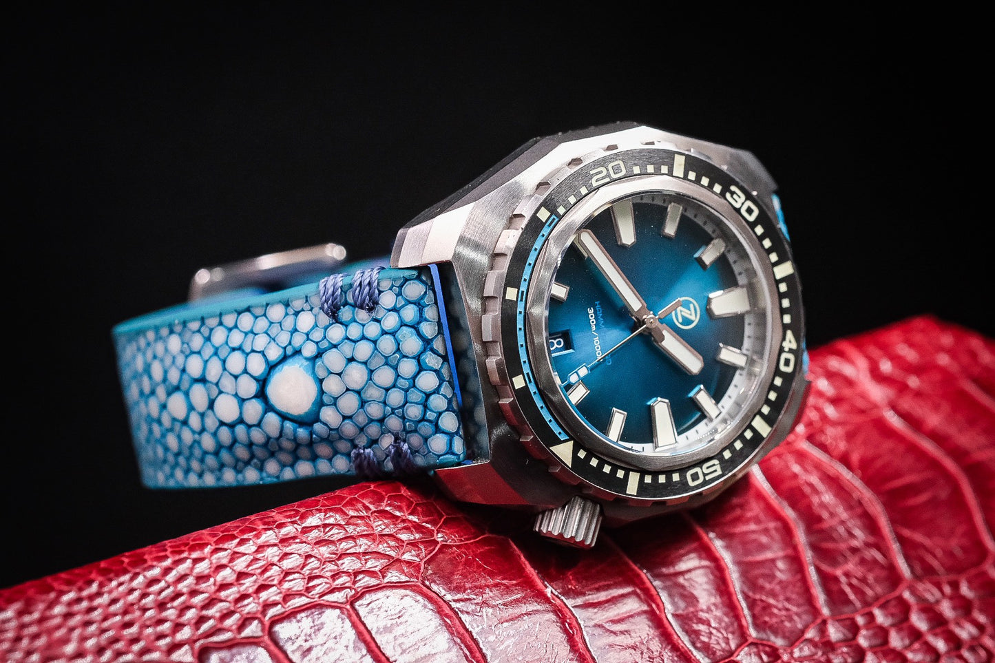 BLUE SINGLE PEARL LEATHER WATCH STRAP