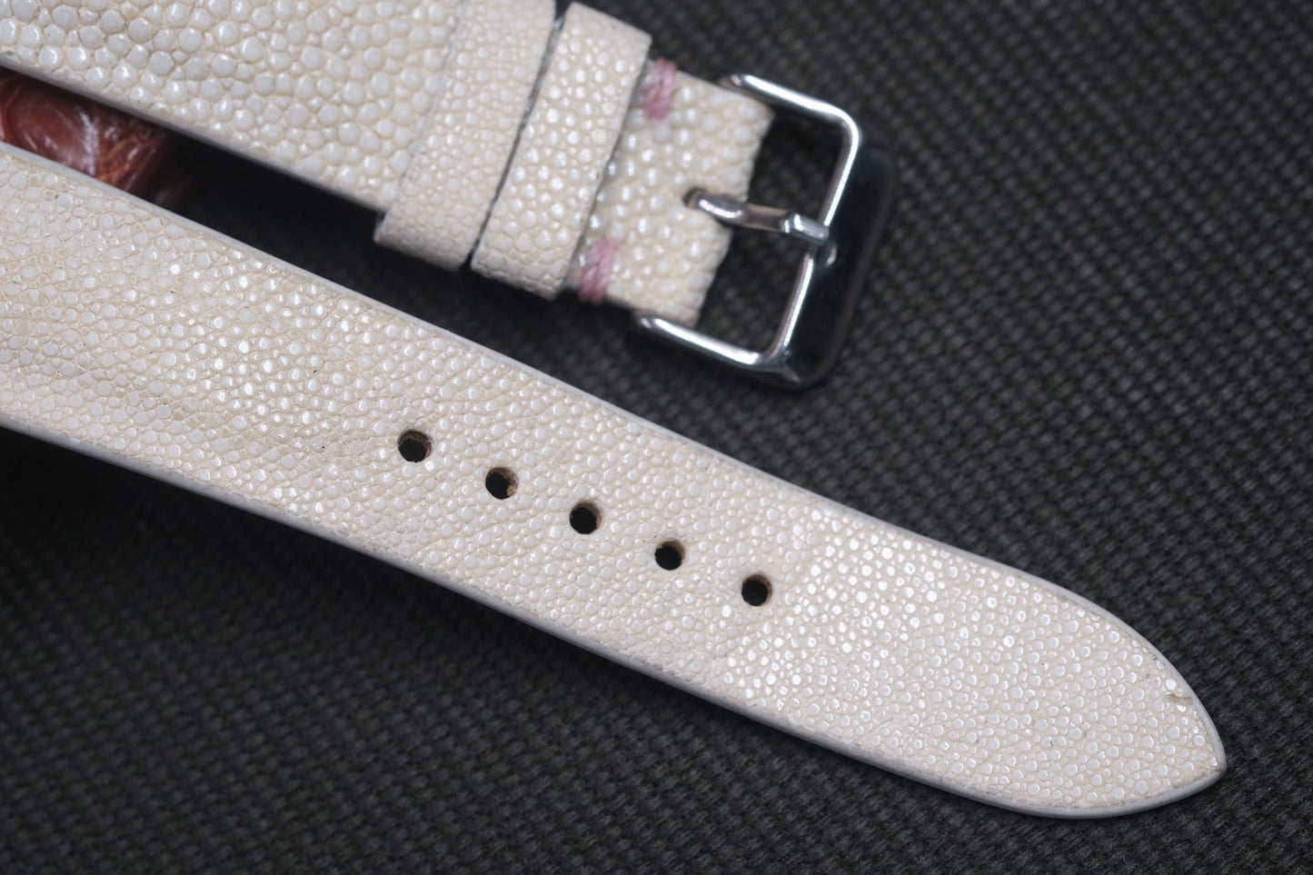 WHITE STINGRAY LEATHER WATCH STRAP RD23