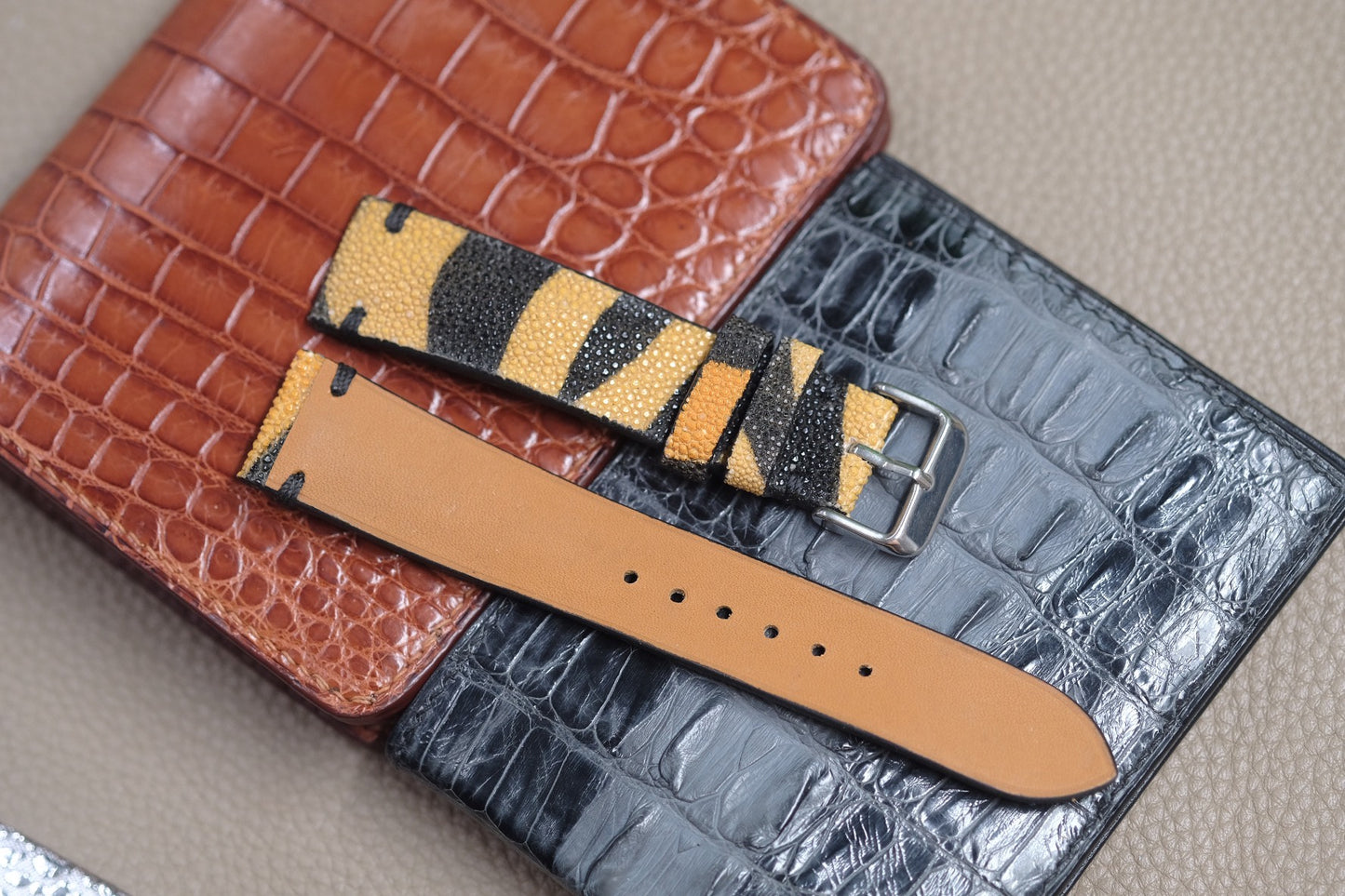 BLACK AND YELLOW STINGRAY LEATHER WATCH STRAP RD118