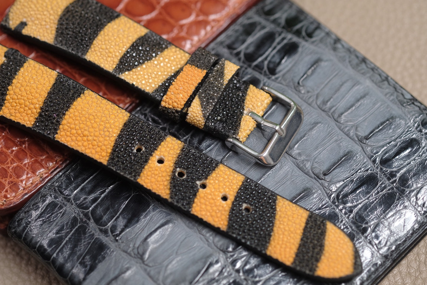 BLACK AND YELLOW STINGRAY LEATHER WATCH STRAP RD118