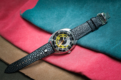 Black double pearl stingray strap