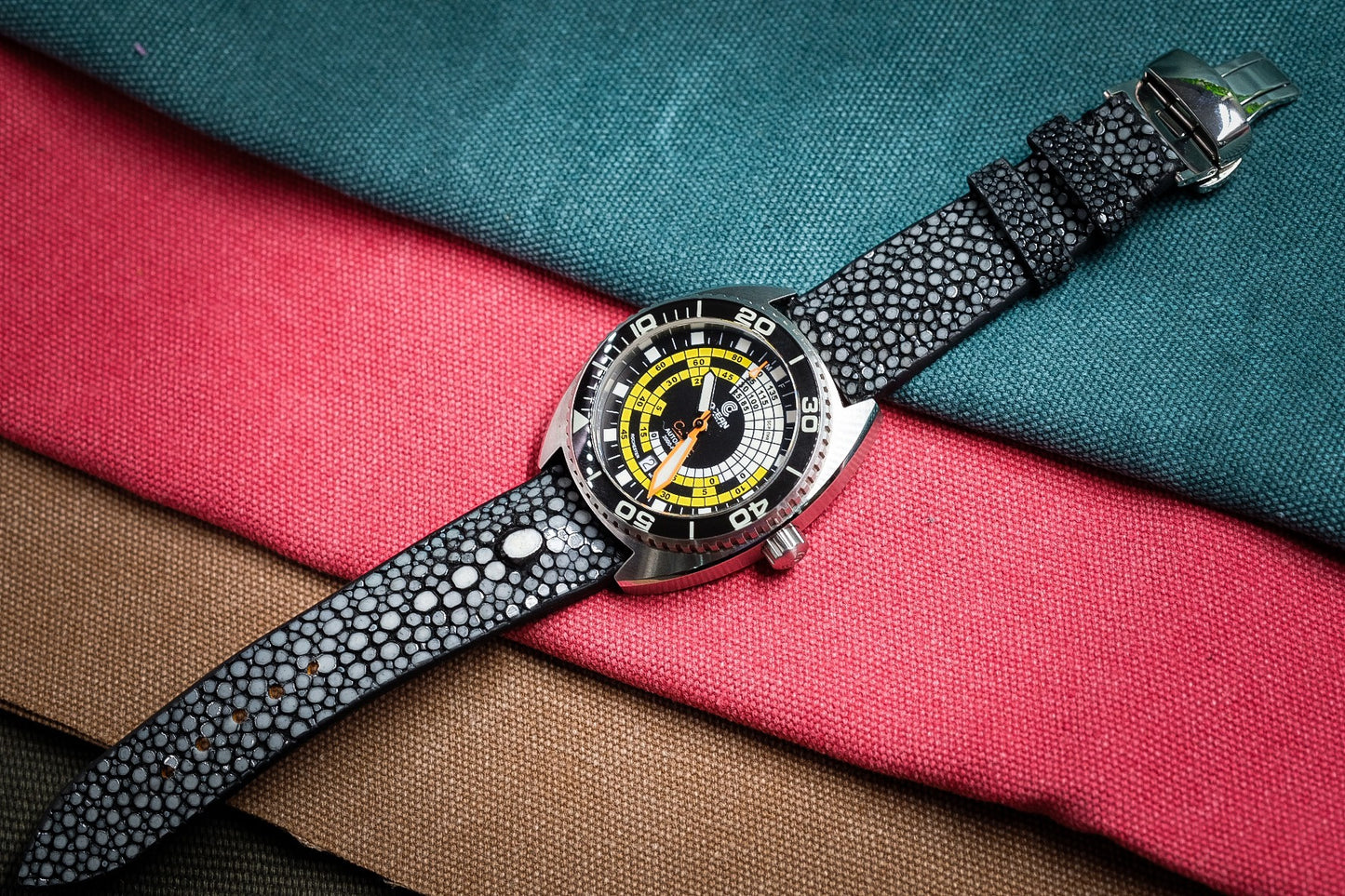 Black double pearl stingray strap